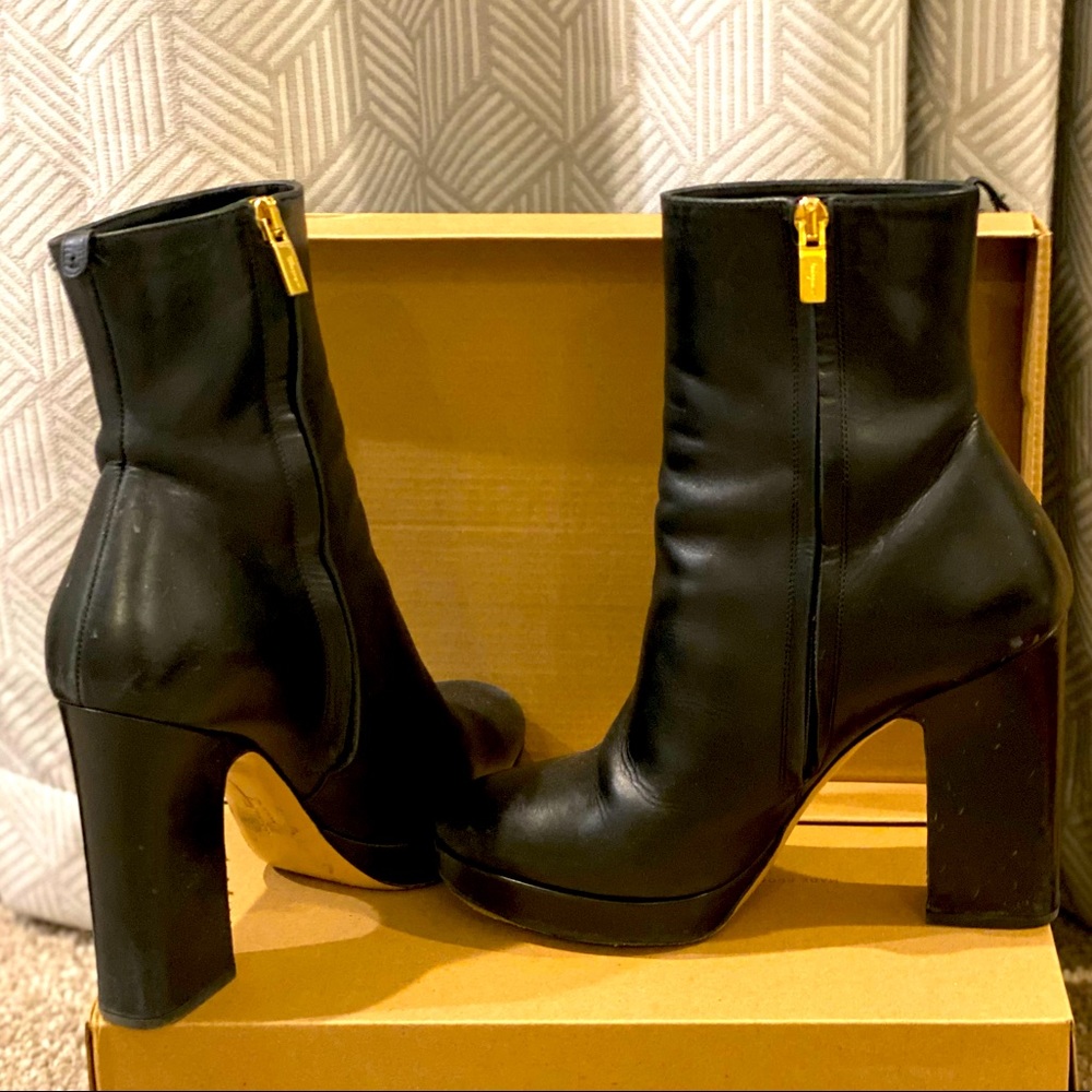 Salvatore Ferragamo black boots. Size 6.